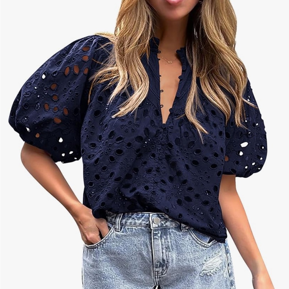 Eyelet top